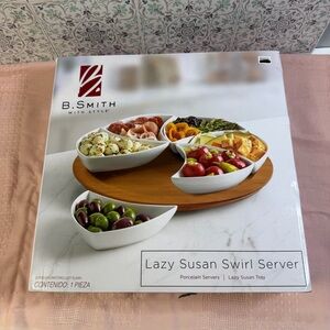 Lazy Susan with White Swirl Bowls